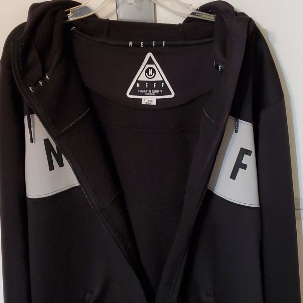 Neff Snowboarding Jacket - Picture 3 of 3